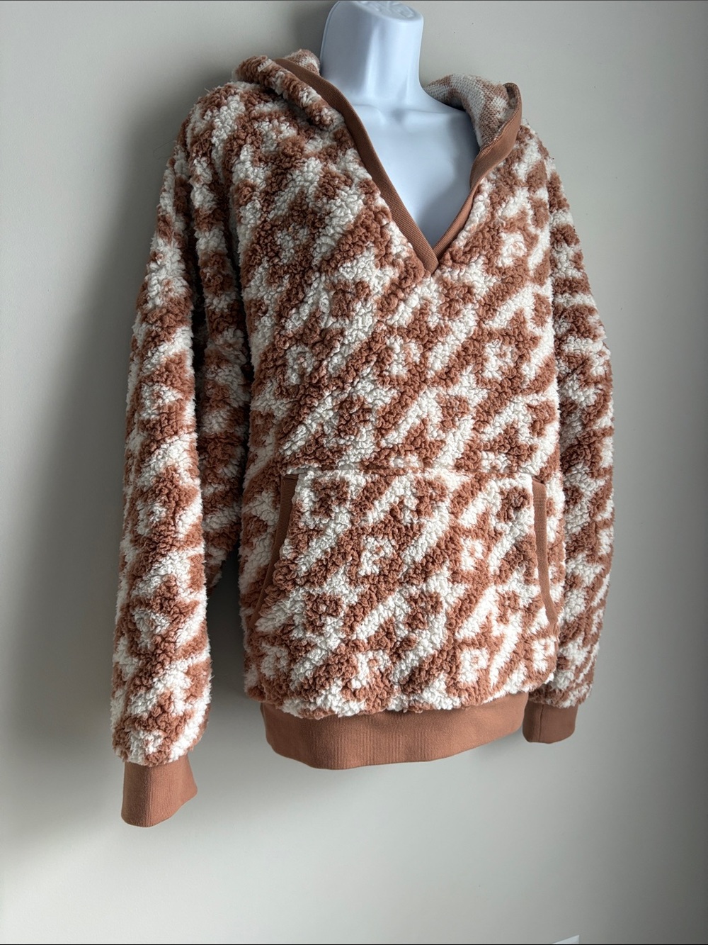 PINK Victoria's Secret Sherpa Hooded Pullover in Cream & Tan